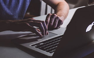 利物浦官宣！28万周薪引爆，铁三角失衡，麦卡续约悬了？